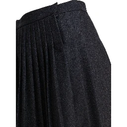 Pleated skirt in wool