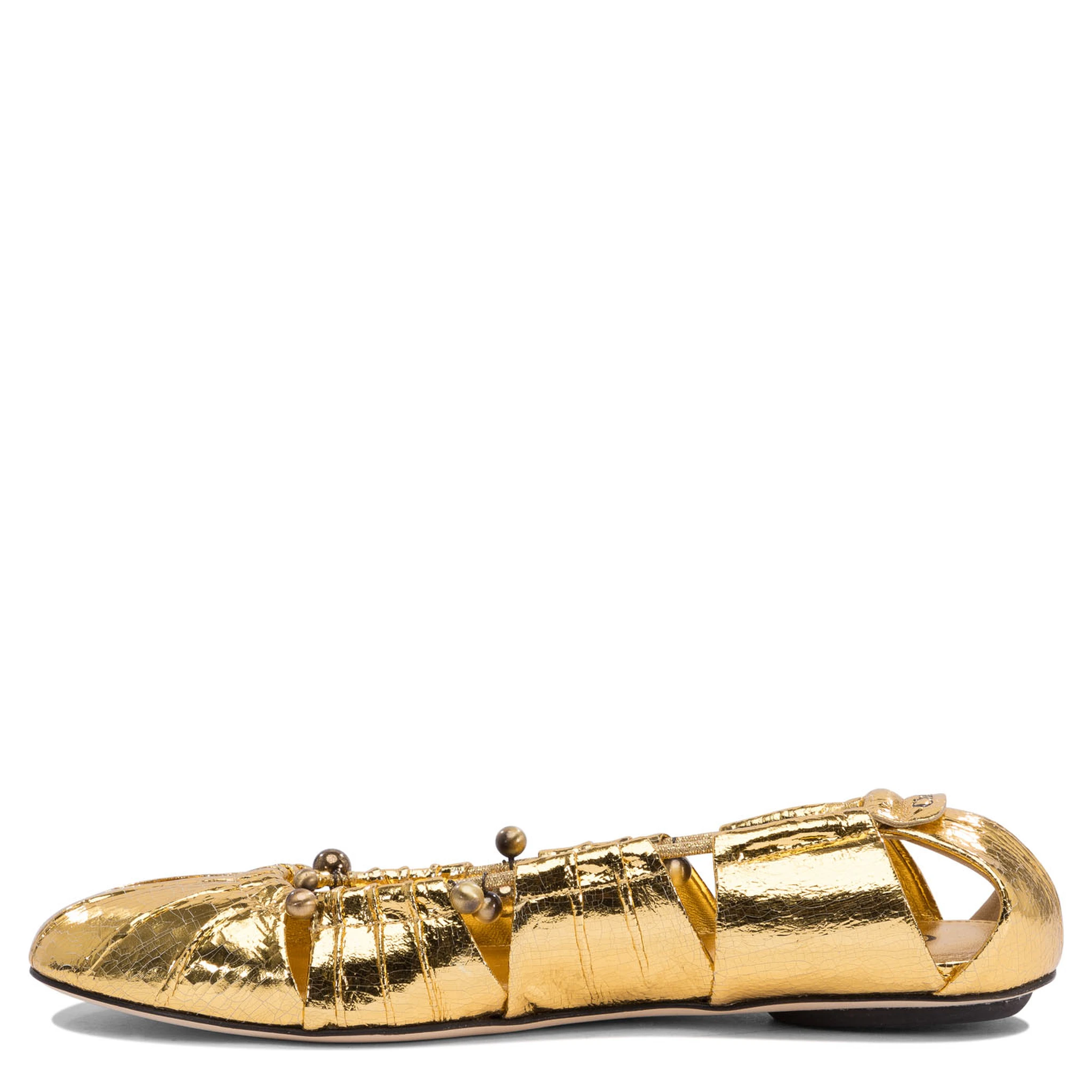 Ballet flats cut-out details