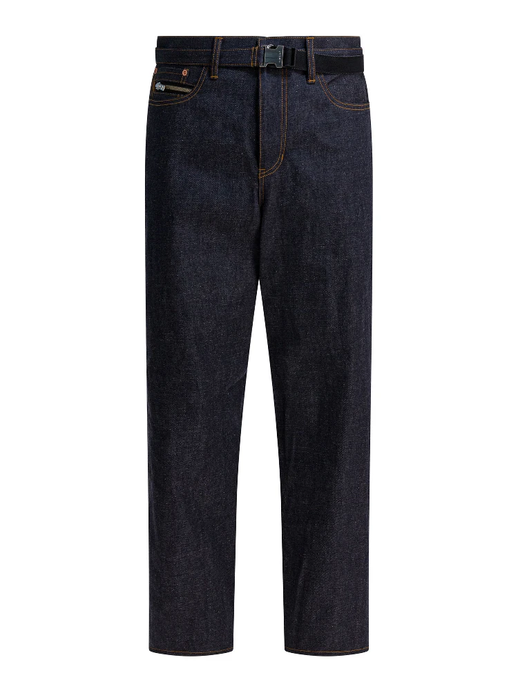 بنطلون جينز بقصة مريحة