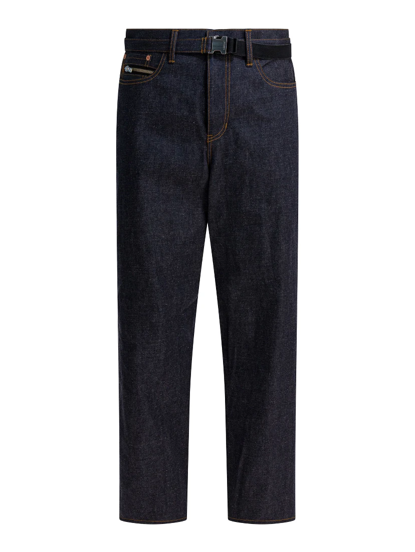 بنطلون جينز بقصة مريحة