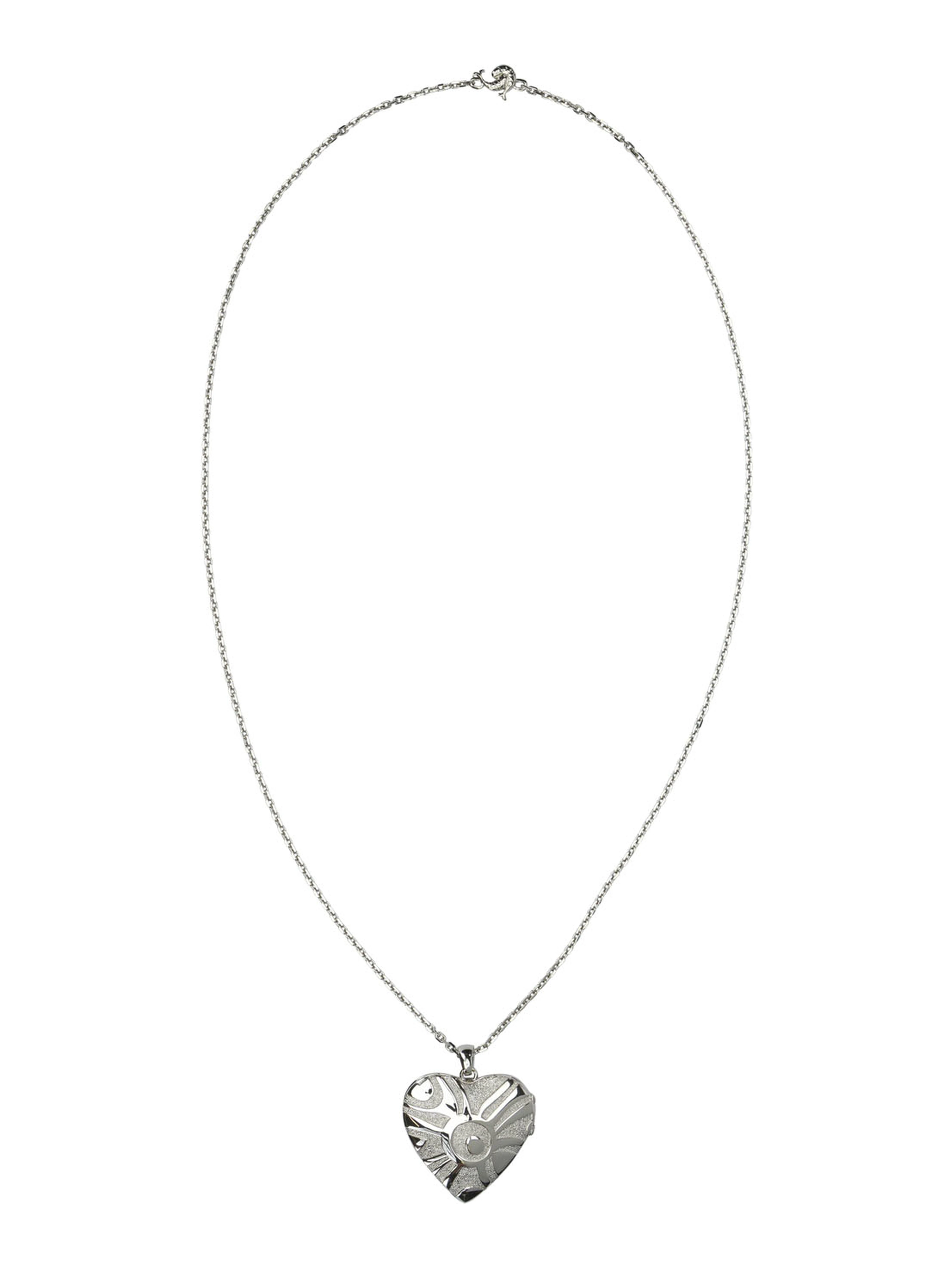 Heart pendant necklace