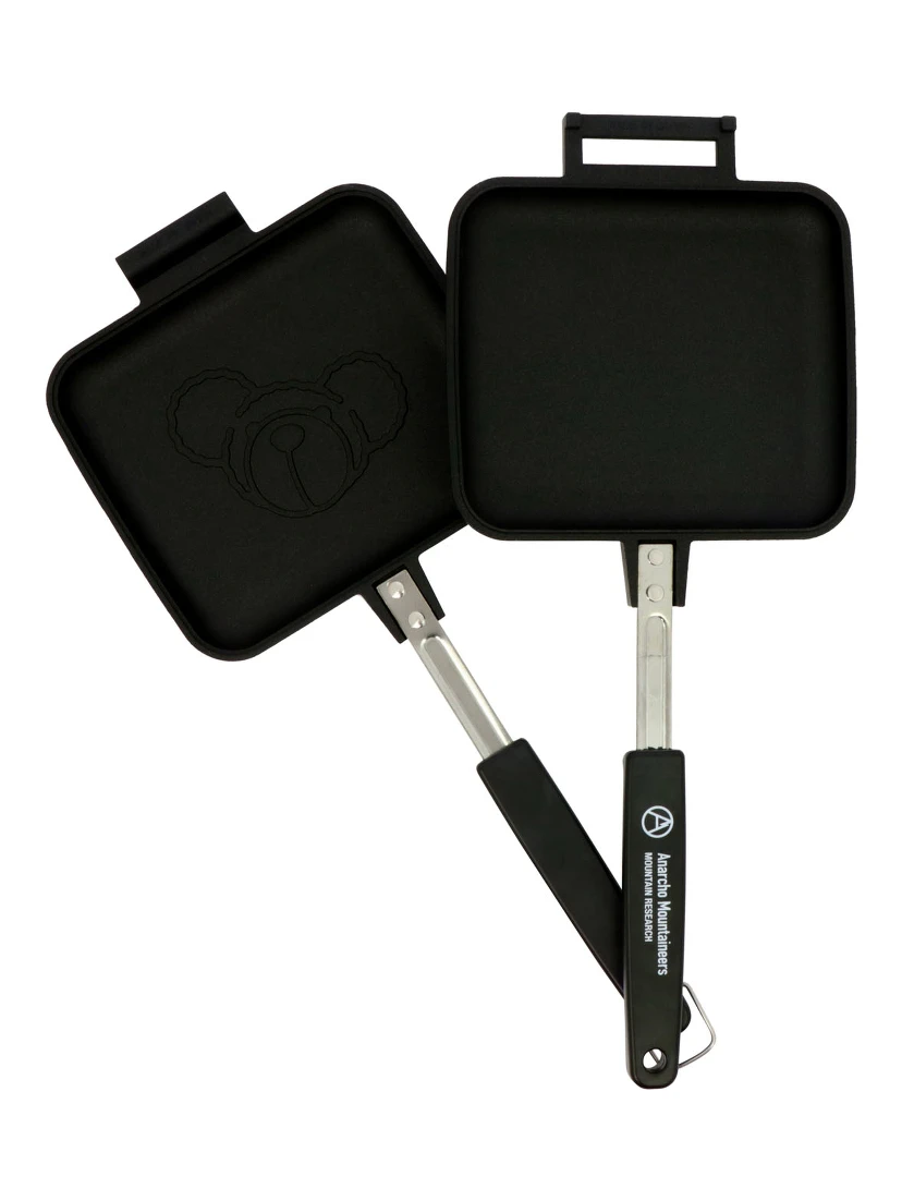 "Bear" sandwich toaster