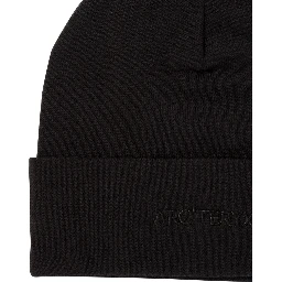 قبعة صوفية مكتوب عليها "كلمة"