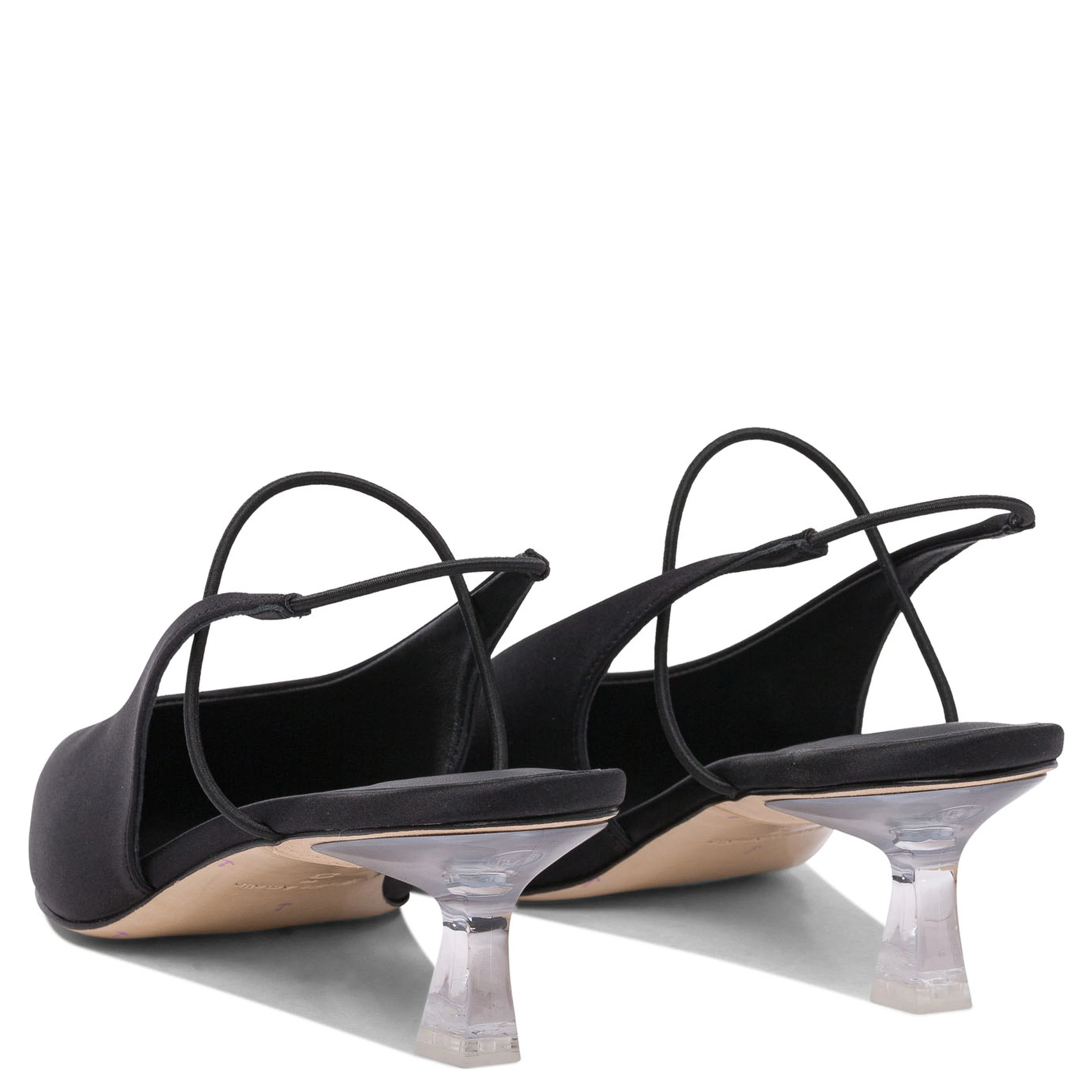 Heeled shoes