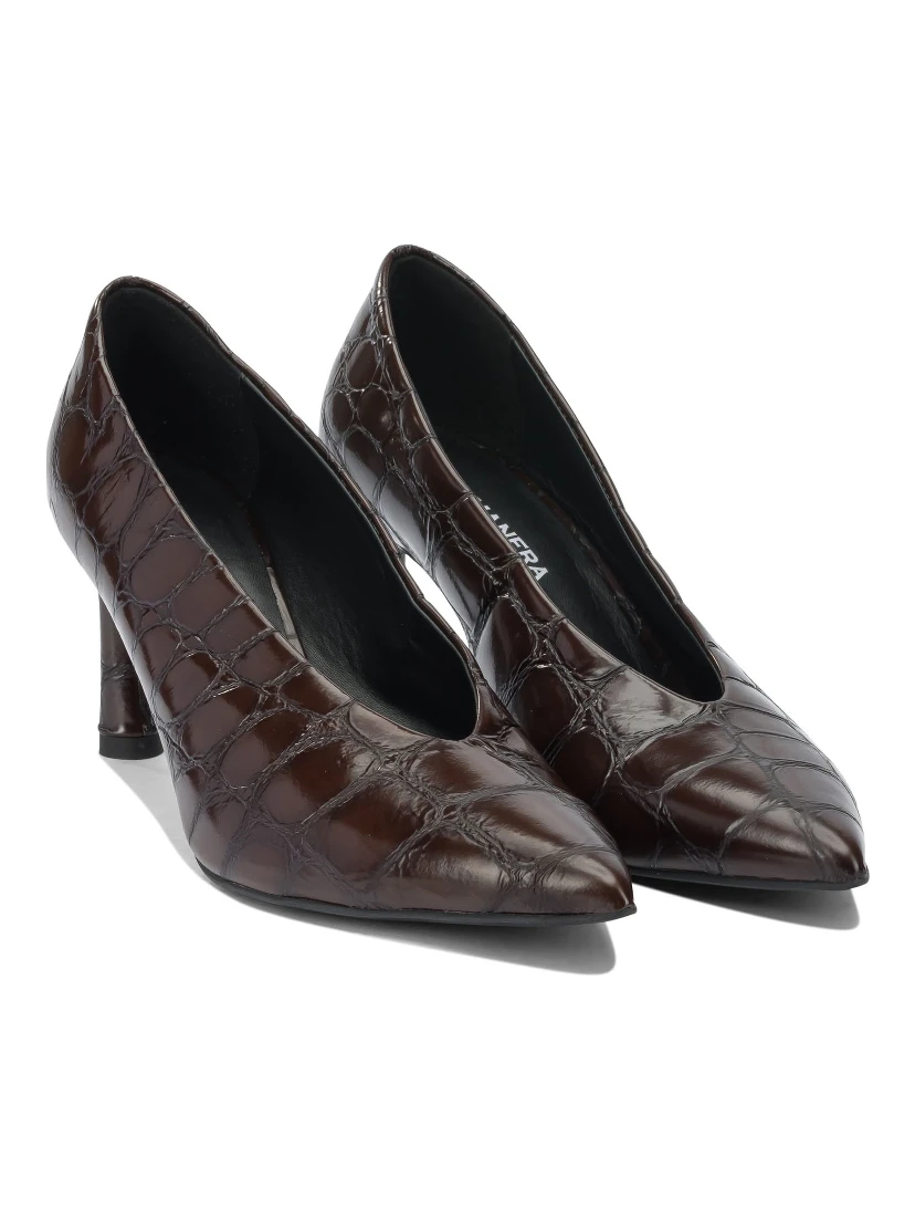 Heeled shoes