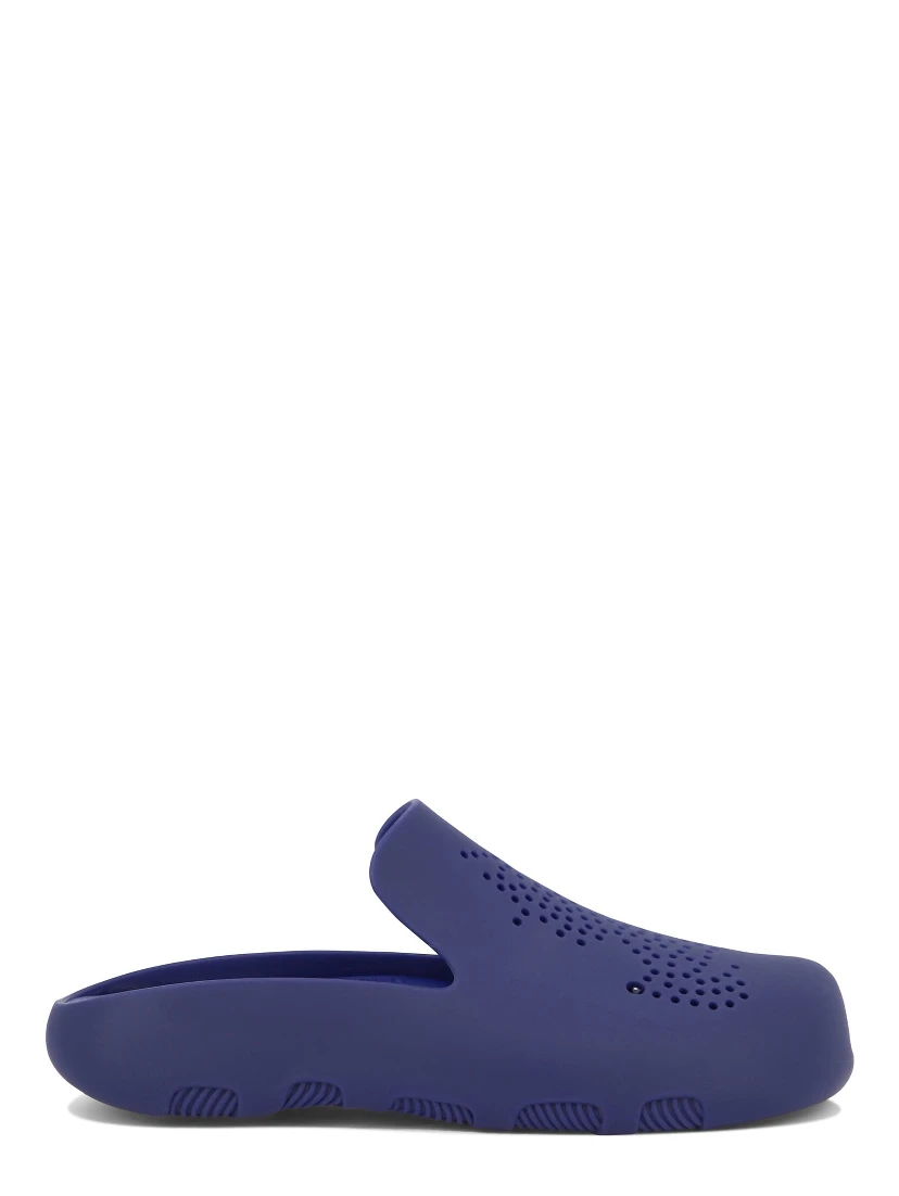 Rubber slipper with logo