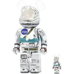 "Be@rbrick Project Mercury Astronaut 100%+400%" toy