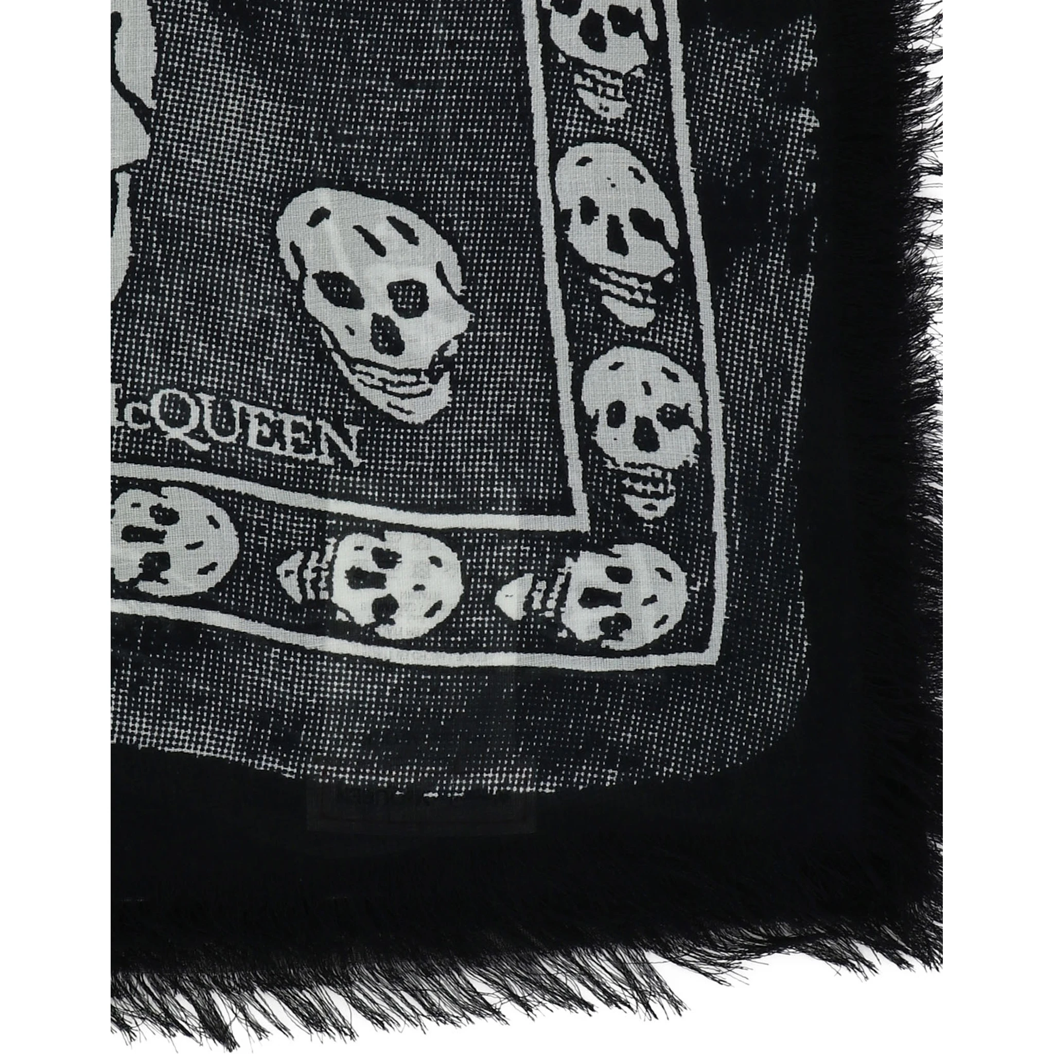 "Skull Trompe loeil" scarf