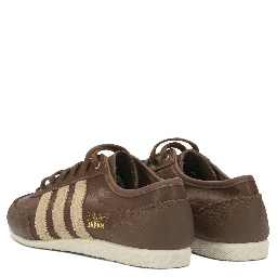 "Japan Decon" sneakers