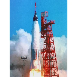 "Be@rbrick Project Mercury Astronaut 100%+400%" toy