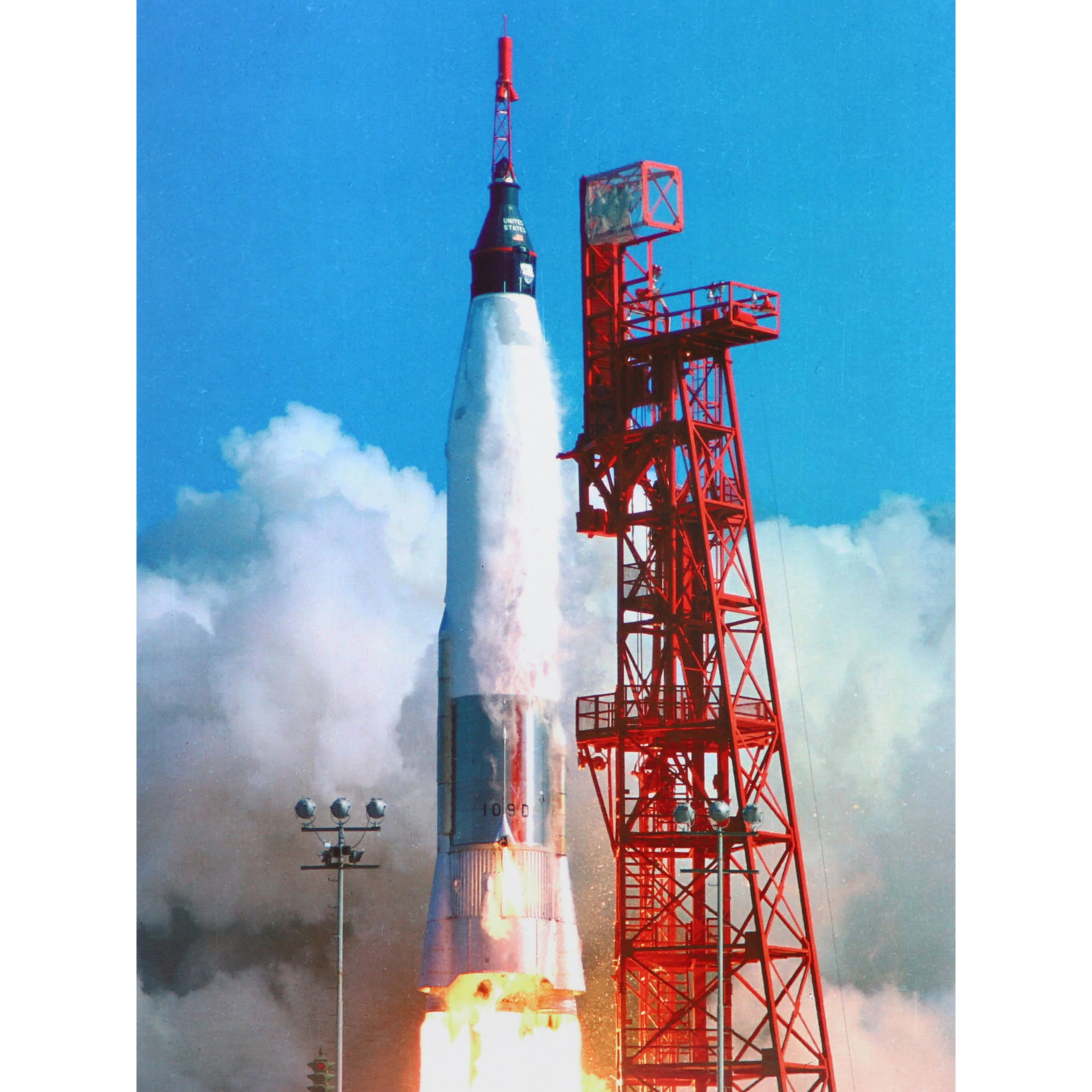 لعبة "Be@rbrick Project Mercury Astronaut 100%+400%"