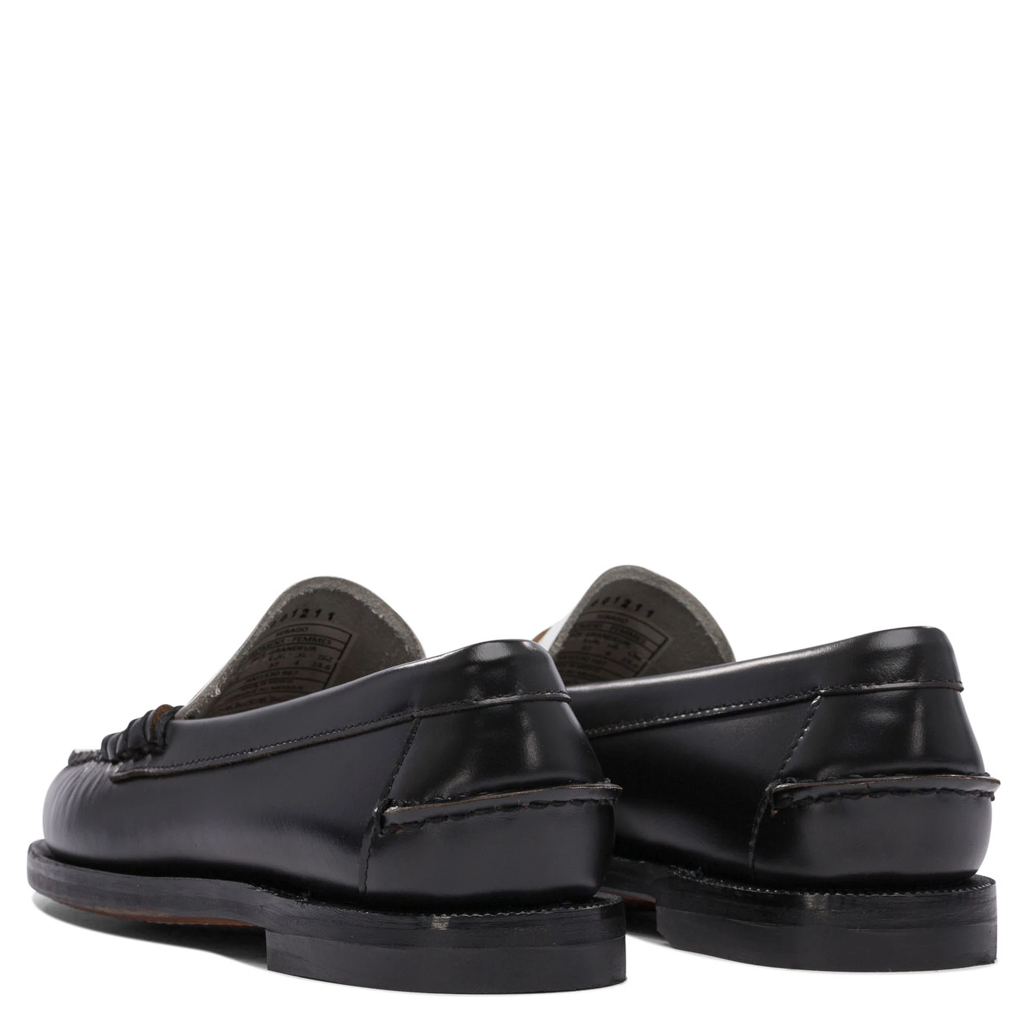 أحذية بدون كعب ونعال