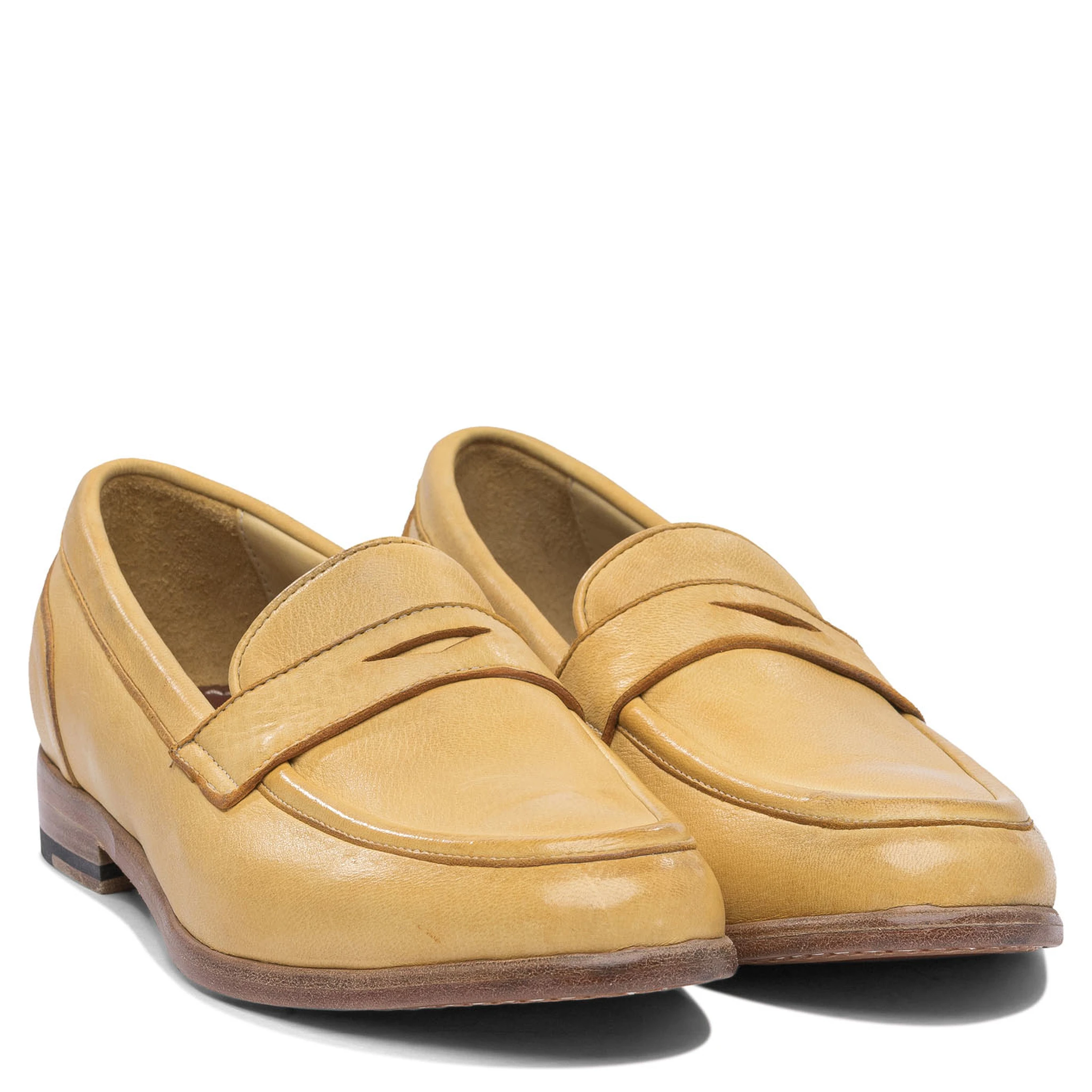 أحذية بدون كعب ونعال