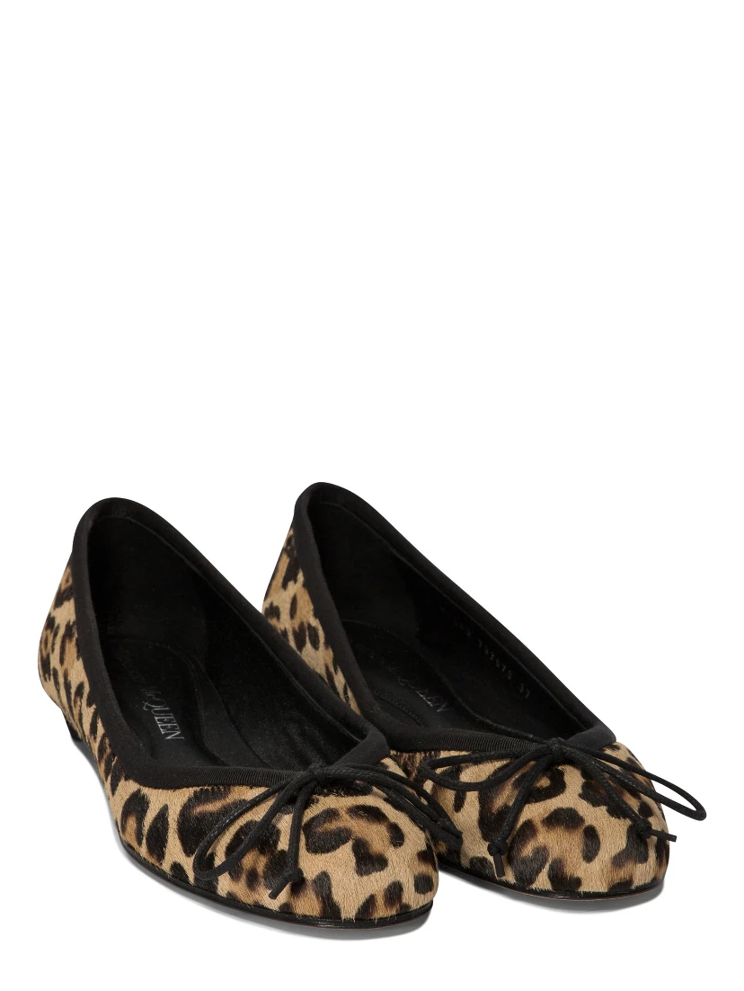 "Armadillo" ballet flats