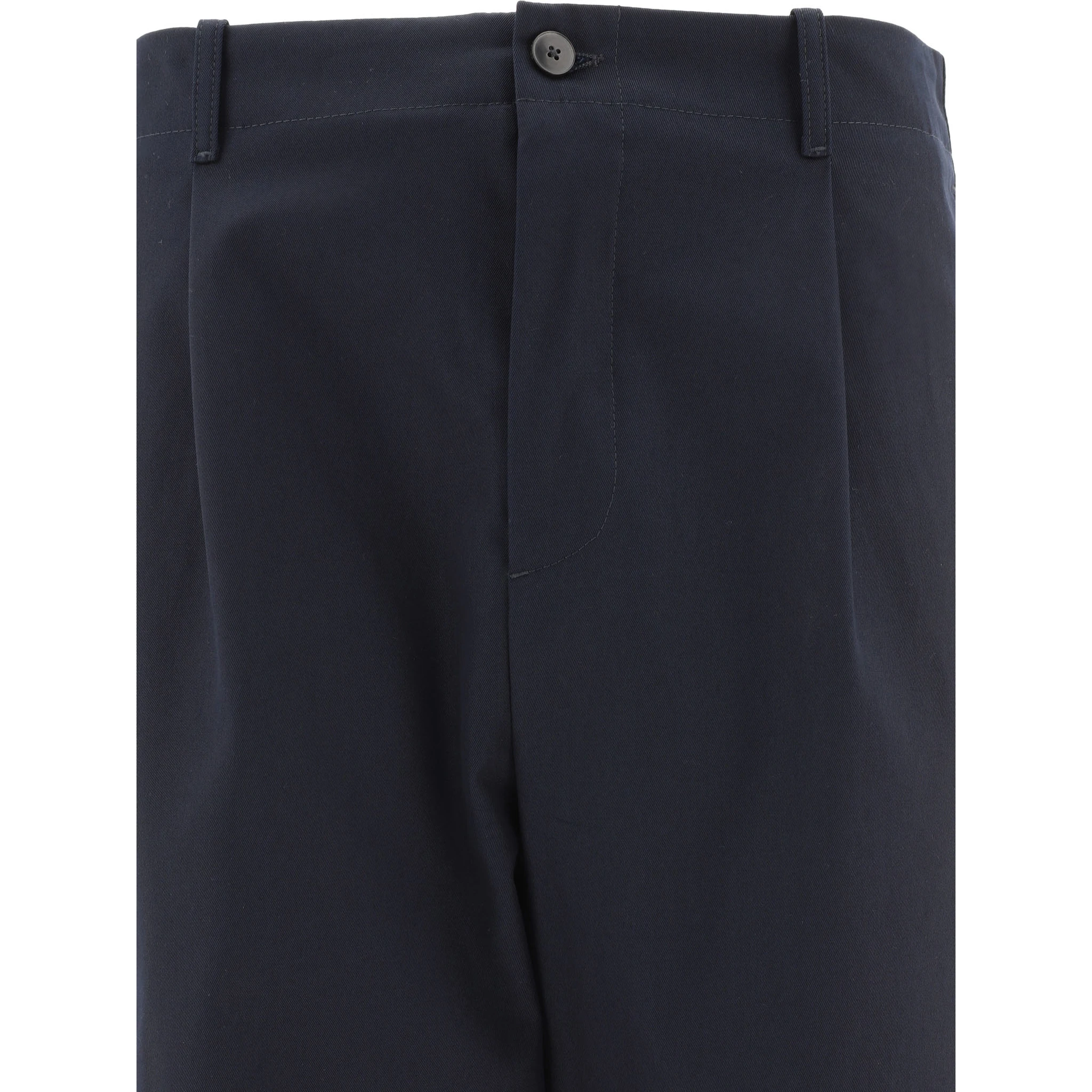 بنطلون تشينو