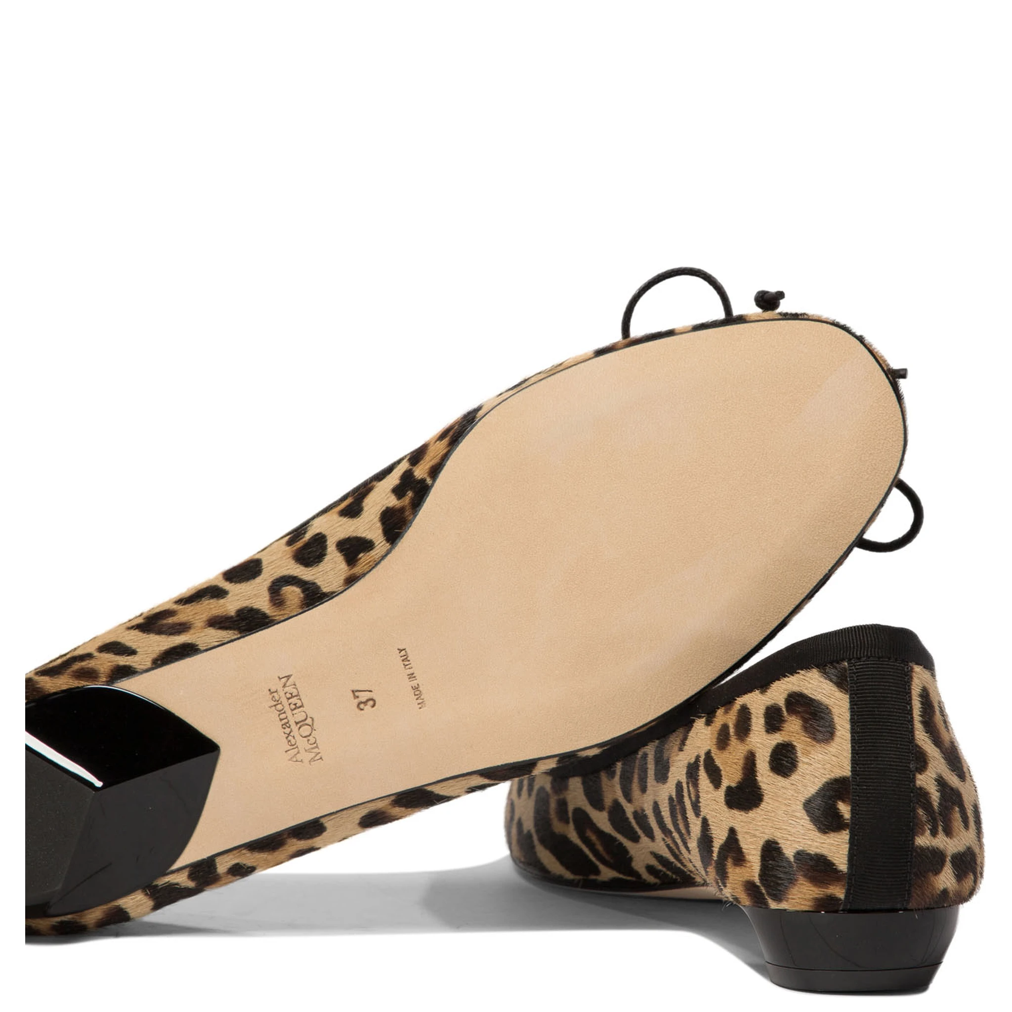 "Armadillo" ballet flats
