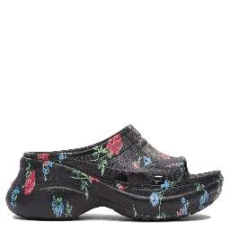 Slide "Pool Crocs™"