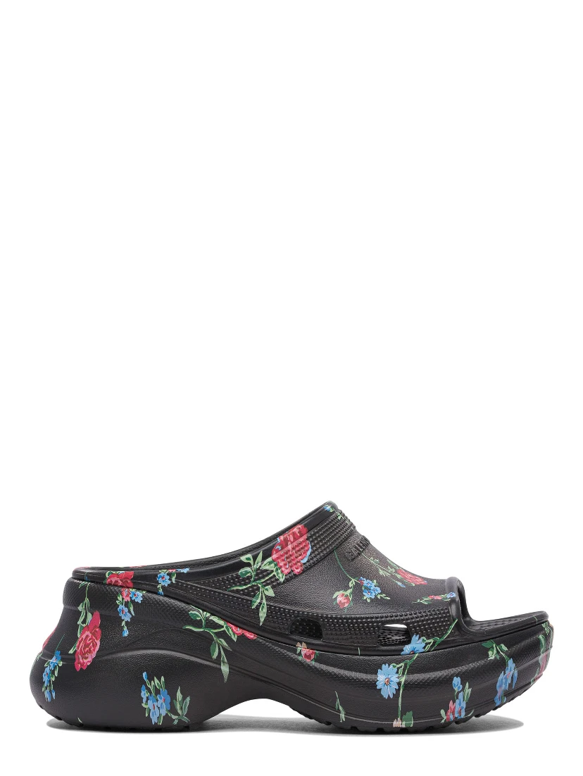 Slide "Pool Crocs™"