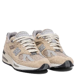 "Elevated Essentials Made in UK991V2" Sneakers