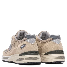 "Elevated Essentials Made in UK991V2" Sneakers