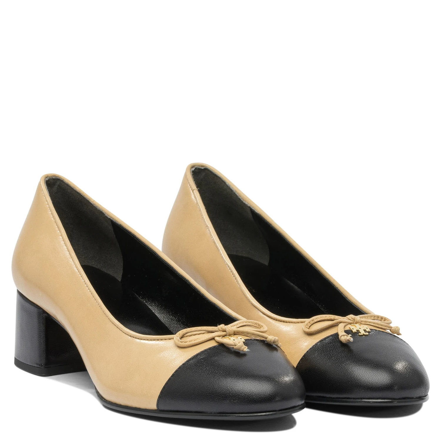 Heeled shoes