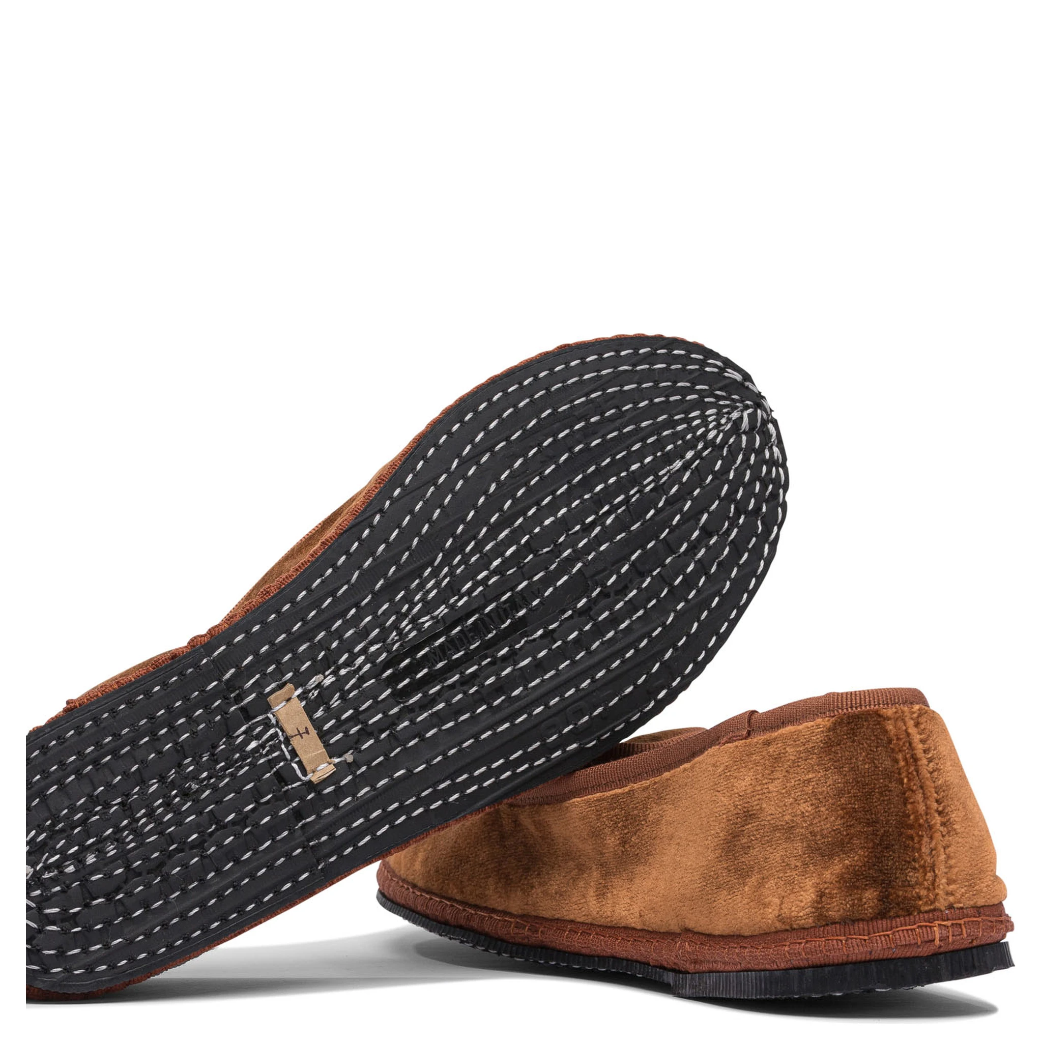 أحذية بدون كعب ونعال