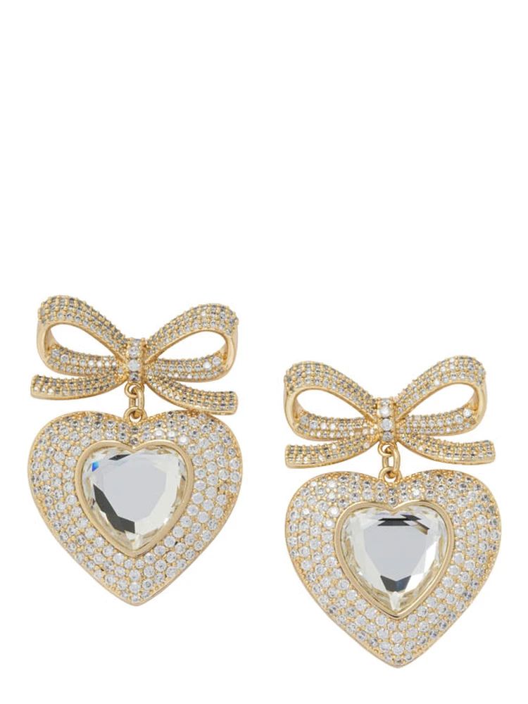 أقراط على شكل قلب مزينة بفيونكة