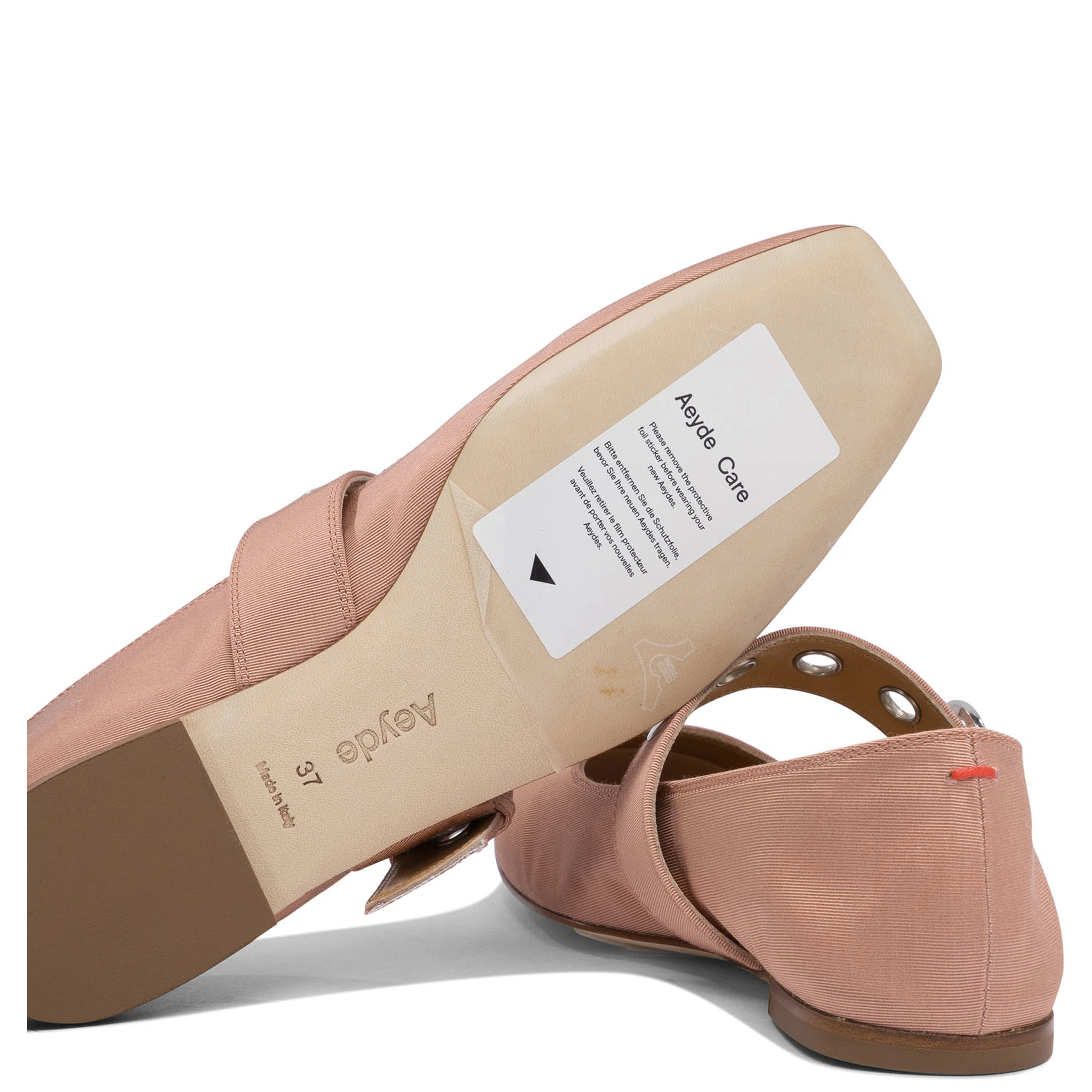 "Uma Eyelet" Mary jane ballets