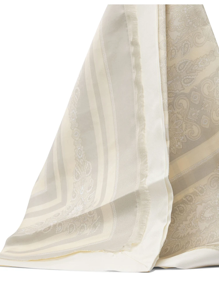 وشاح حريري مطبوع alternative