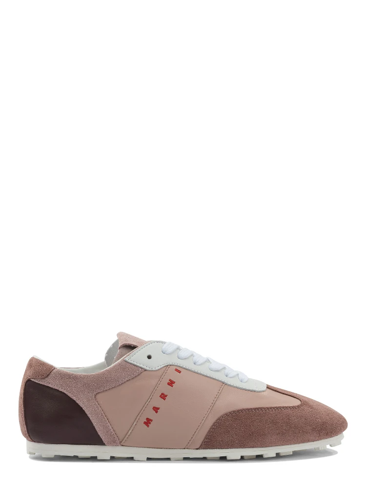 Leather sneaker with logo