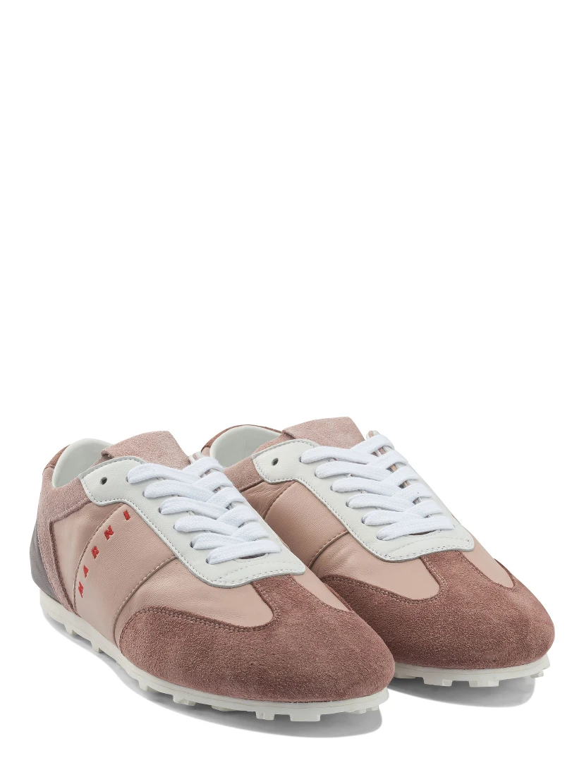 Leather sneaker with logo