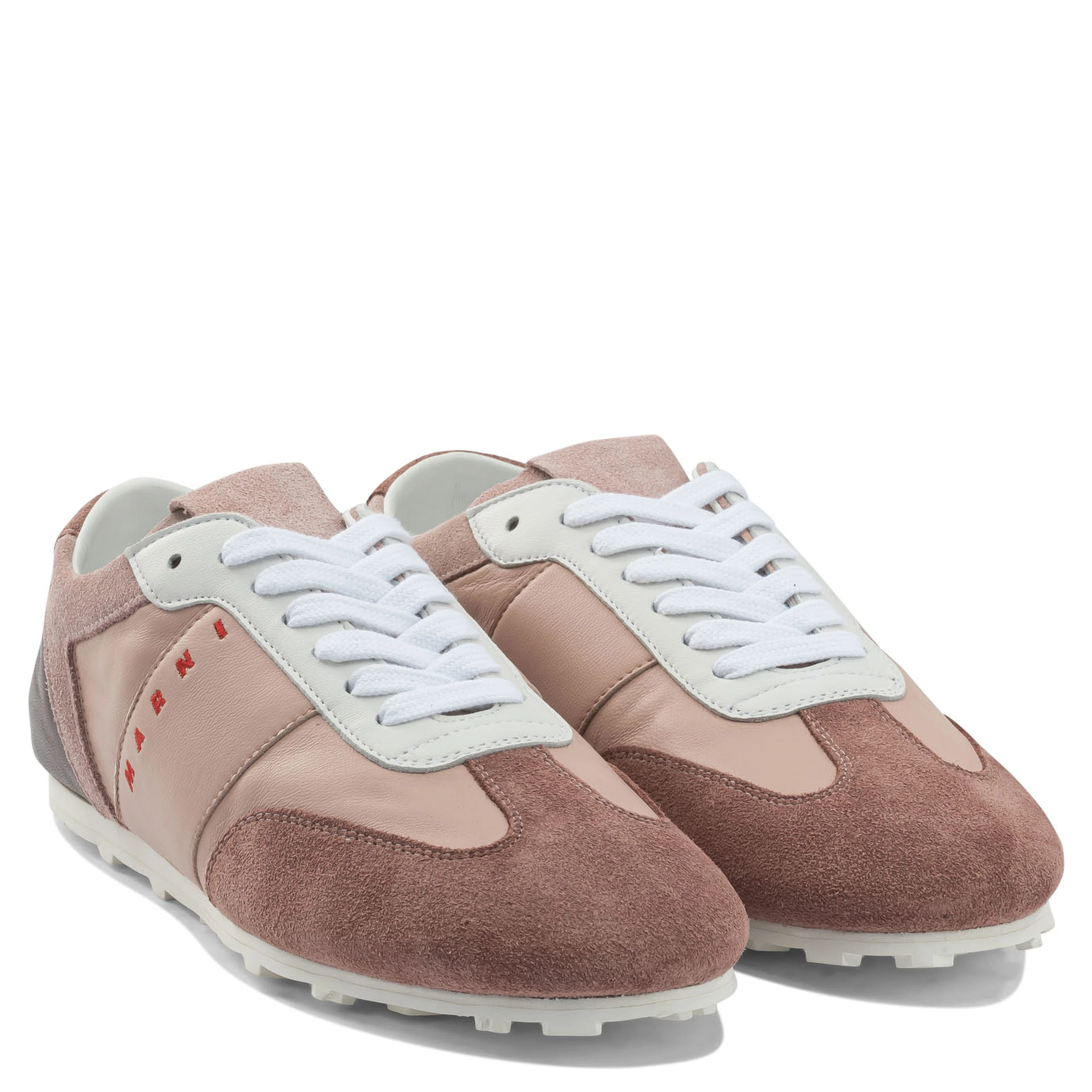 Leather sneaker with logo