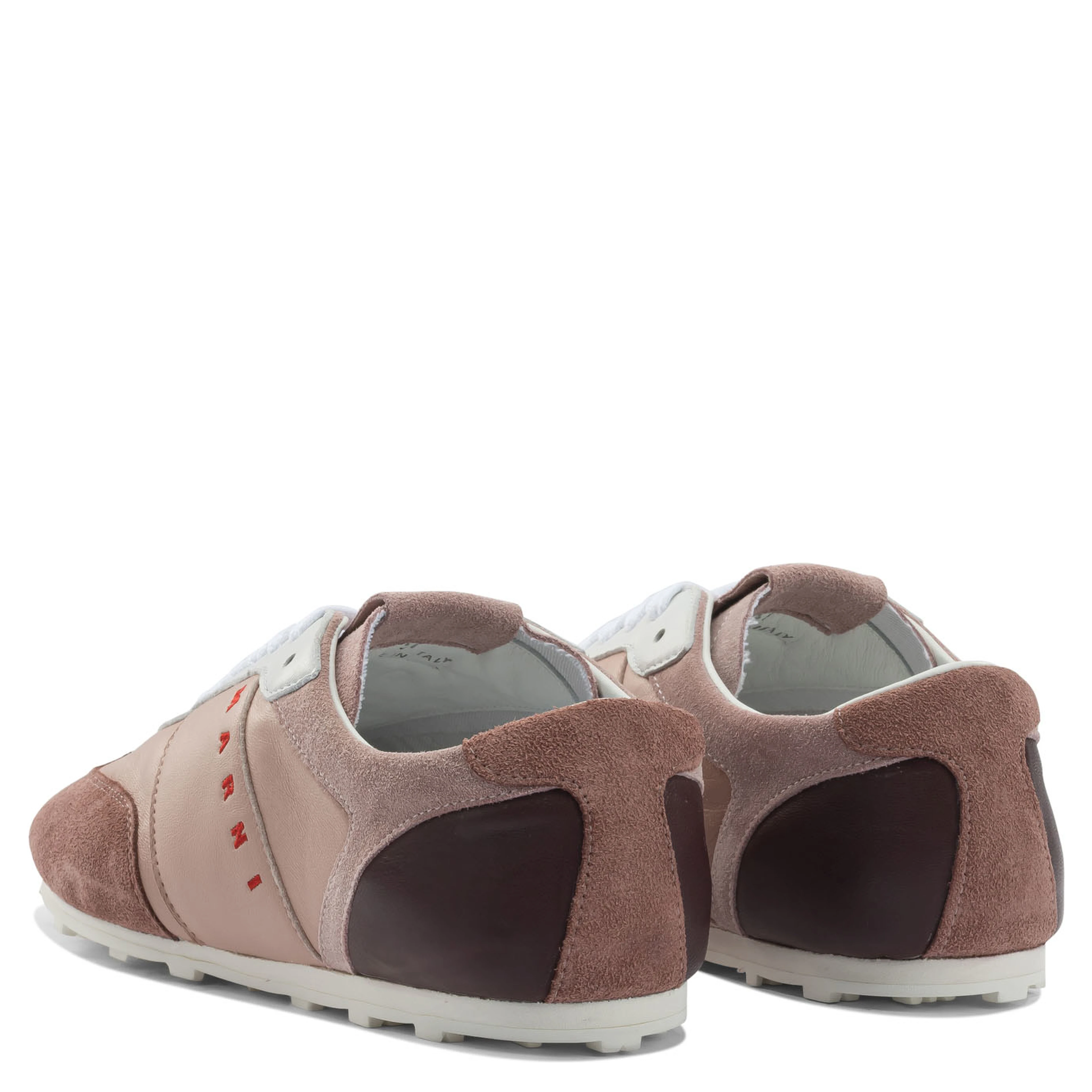 Leather sneaker with logo