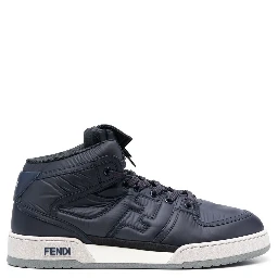 أحذية رياضية وأحذية سهلة الارتداء