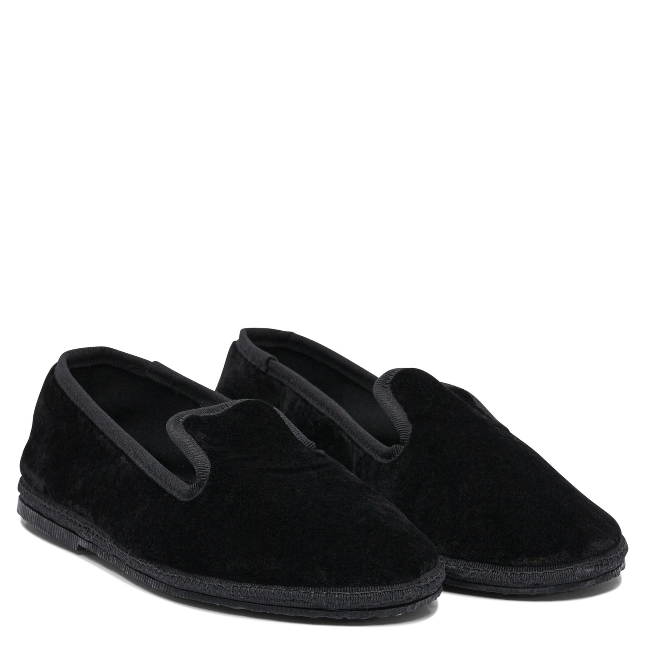 أحذية بدون كعب ونعال