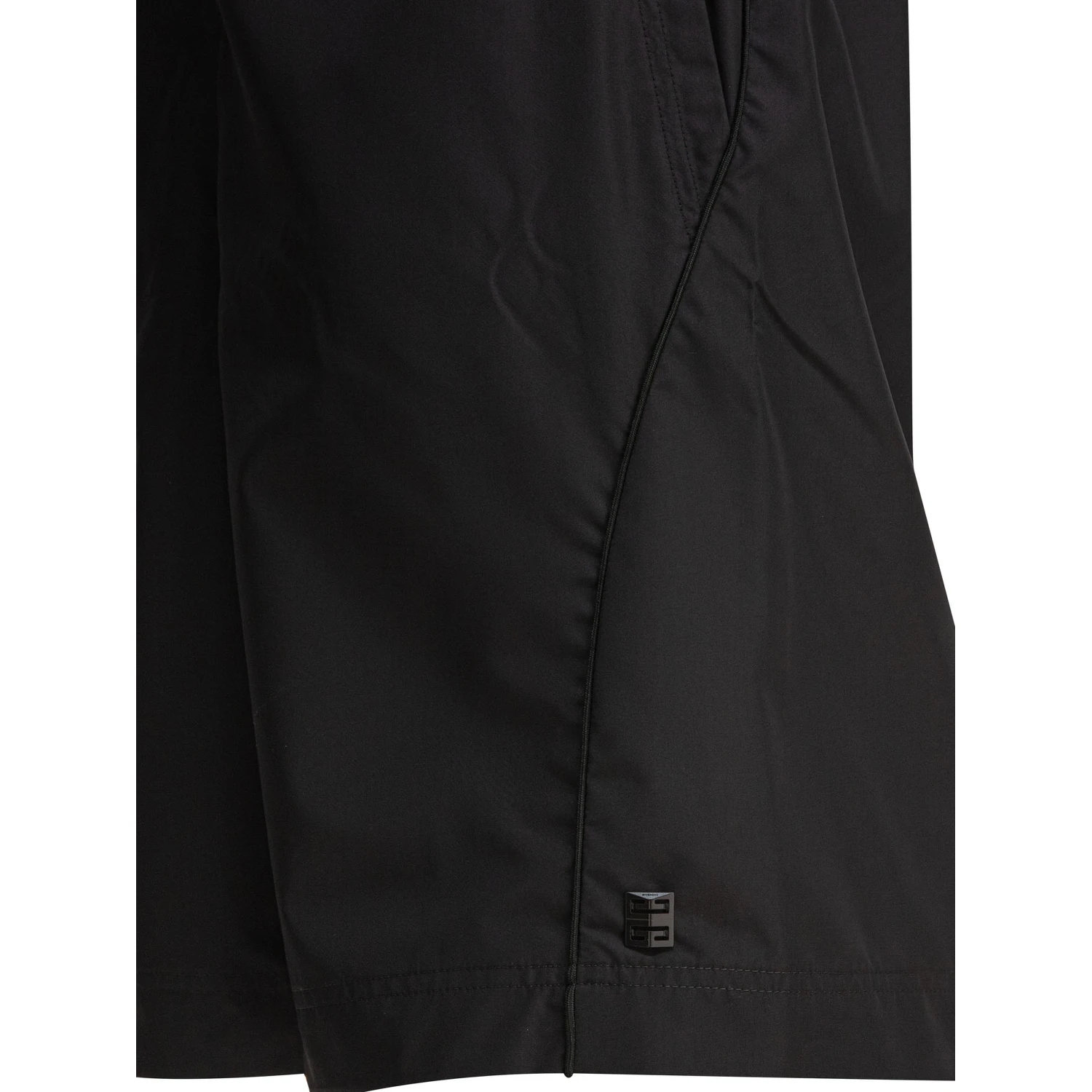 4G logo shorts