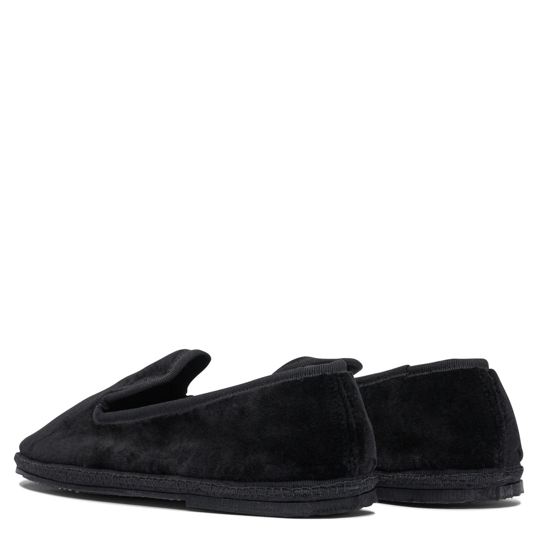 أحذية بدون كعب ونعال