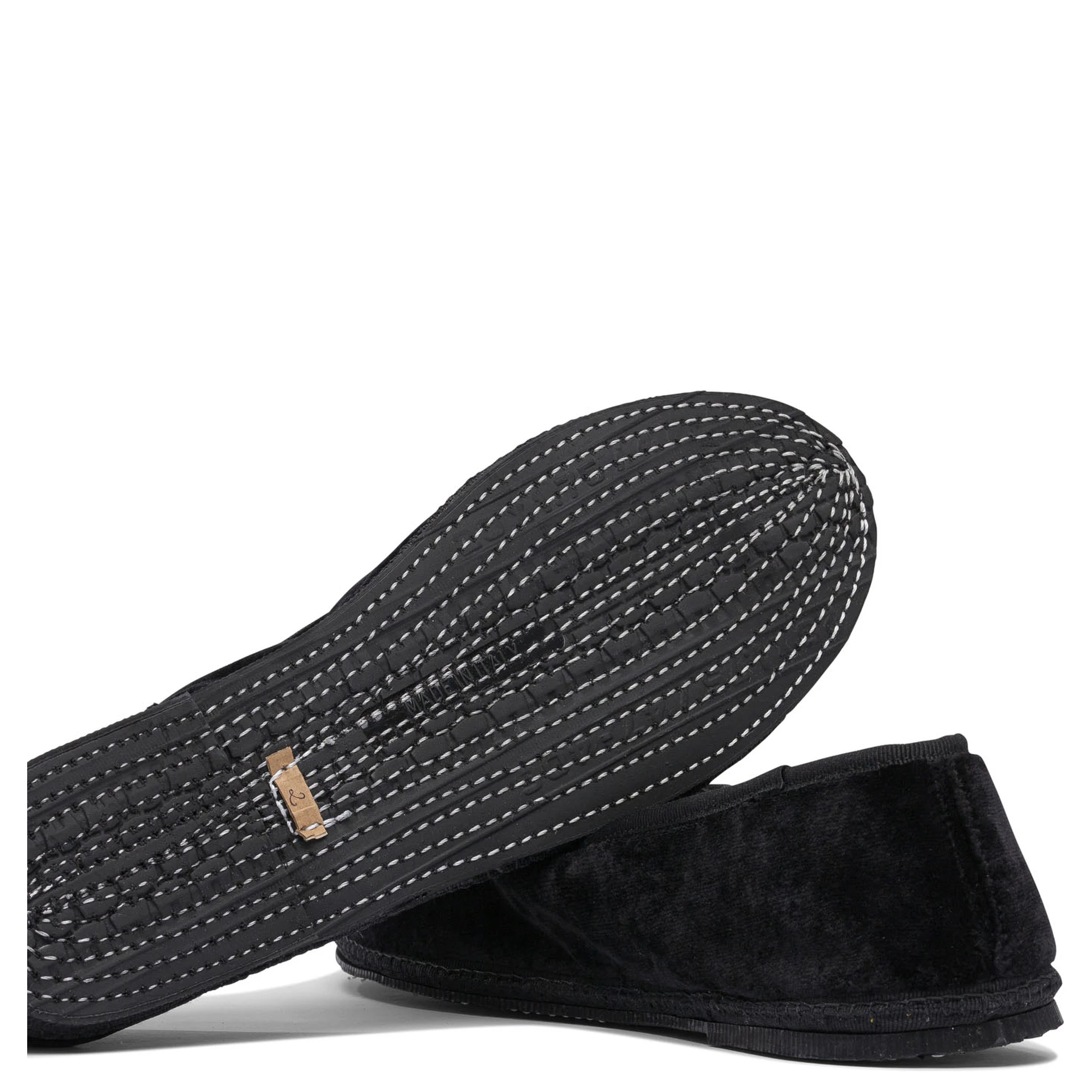 أحذية بدون كعب ونعال