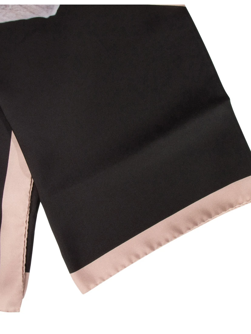 وشاح حريري مطبوع