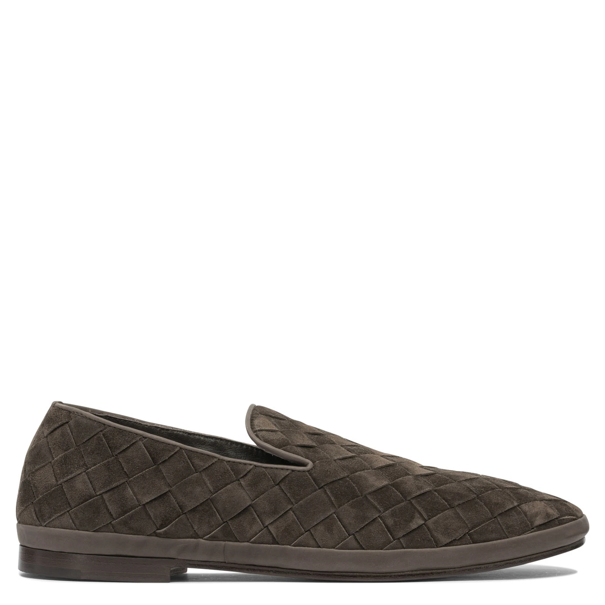 أحذية بدون كعب ونعال