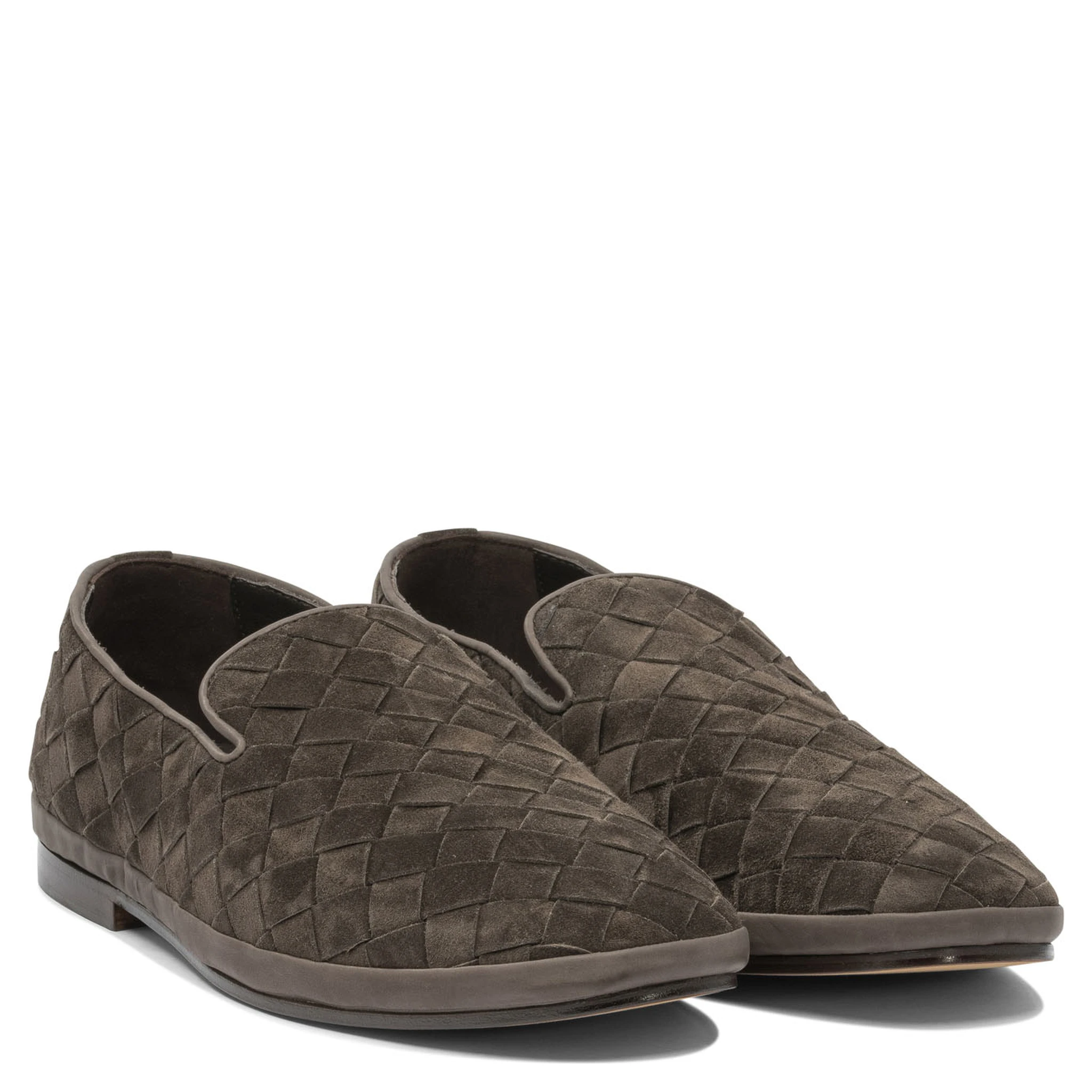 أحذية بدون كعب ونعال