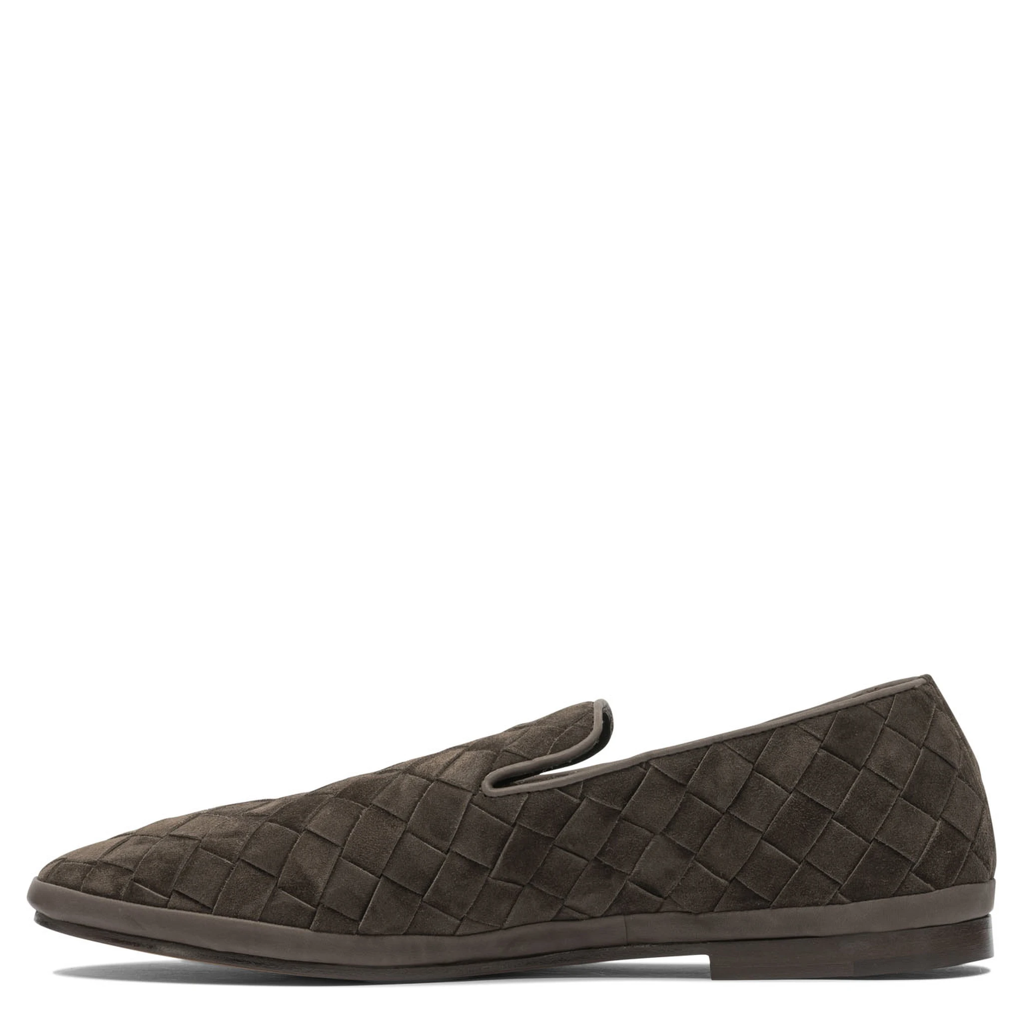 أحذية بدون كعب ونعال