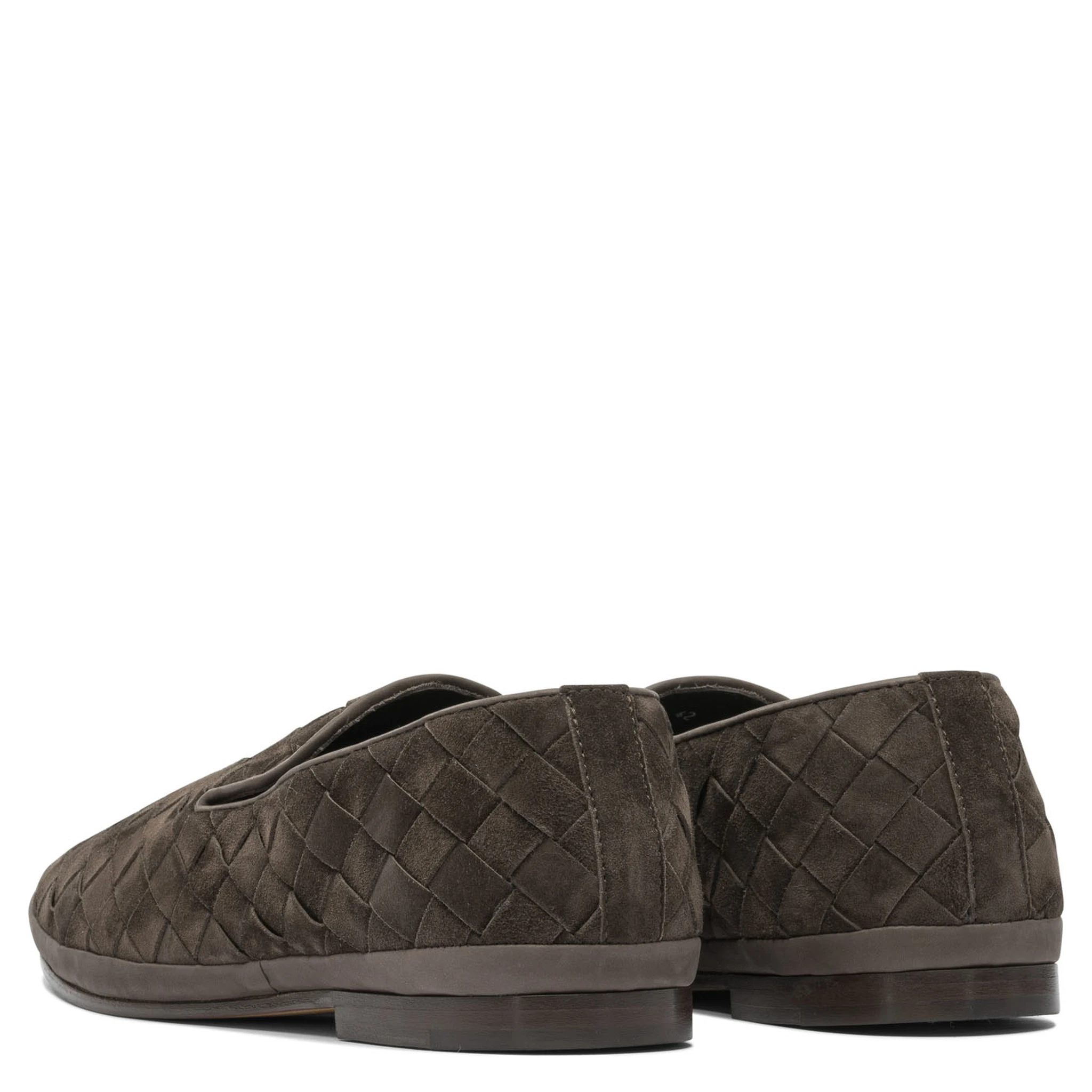 أحذية بدون كعب ونعال