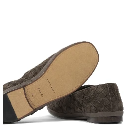 أحذية بدون كعب ونعال