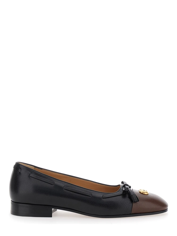 Valet du Roi Black Ballet Shoes with Bow Detail and VLogo Plaque on the Front in Leather Woman