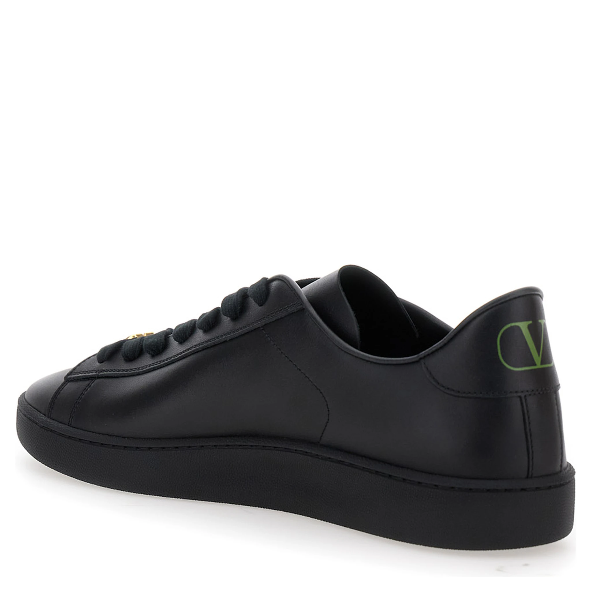 حذاء رياضي أسود منخفض من رويكو، مزين بشعار V-Logo في الخلف ولوحة شعار V-Logo على الرباط، مصنوع من الجلد، للرجال