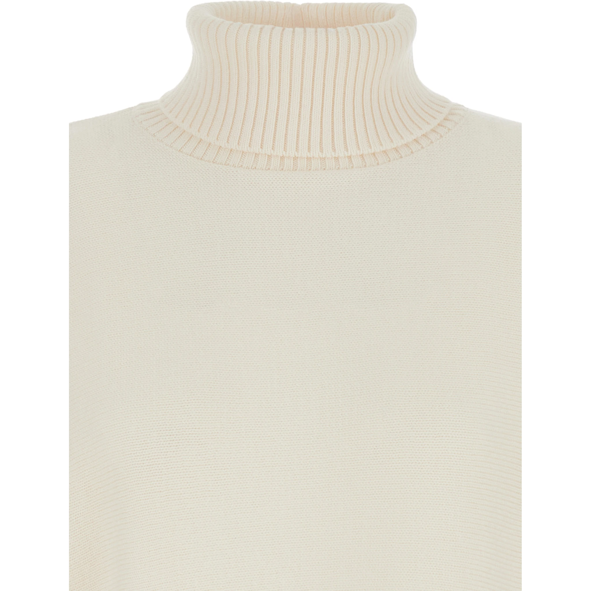 كنزة صوفية قصيرة بيضاء بياقة عالية وشعار على الظهر، للنساء