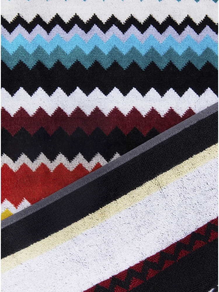 Curt Multicolor Beach Towel with All-Over ZigZag Motif in Cotton Home alternative