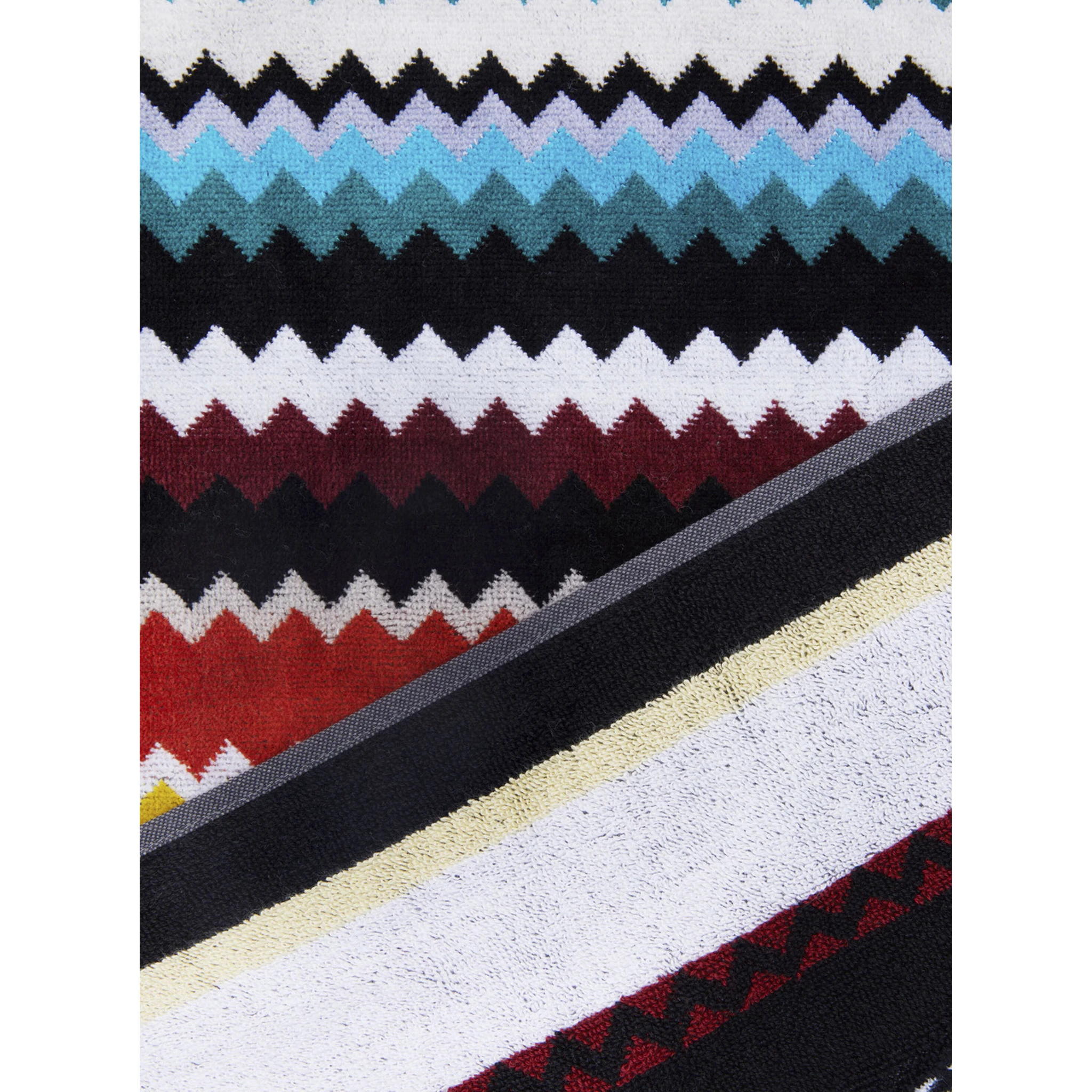 Curt Multicolor Beach Towel with All-Over ZigZag Motif in Cotton Home