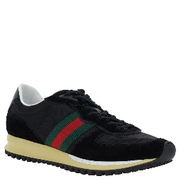 حذاء رياضي أسود منخفض الرقبة بتفاصيل شبكية جانبية من القماش للنساء